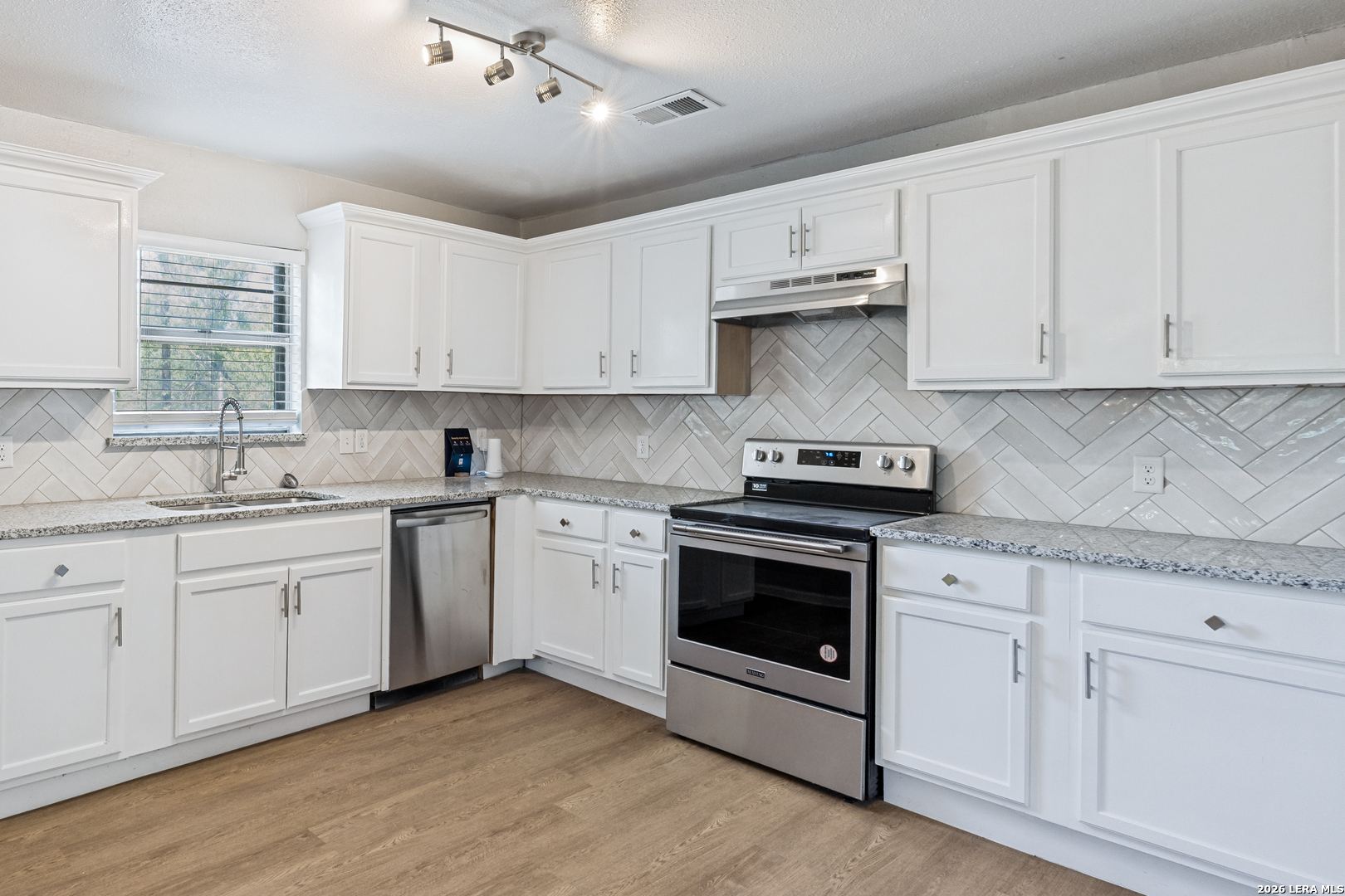 1047 Poinsettia San Antonio TX 78202