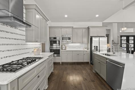 302 Majestic Bluff San Antonio TX 78258