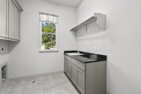 302 Majestic Bluff San Antonio TX 78258