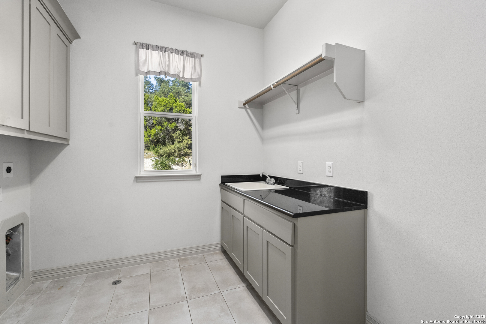 302 Majestic Bluff San Antonio TX 78258