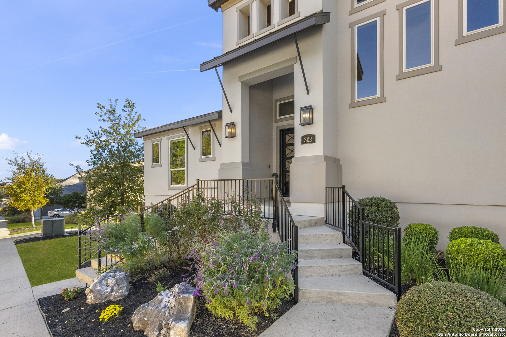 302 Majestic Bluff San Antonio TX 78258