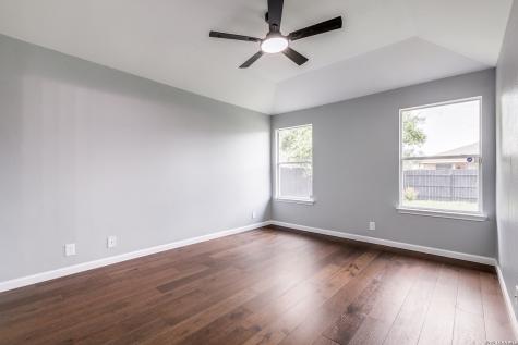 8407 Chalk Hill Cove Converse TX 78109