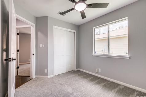 8407 Chalk Hill Cove Converse TX 78109