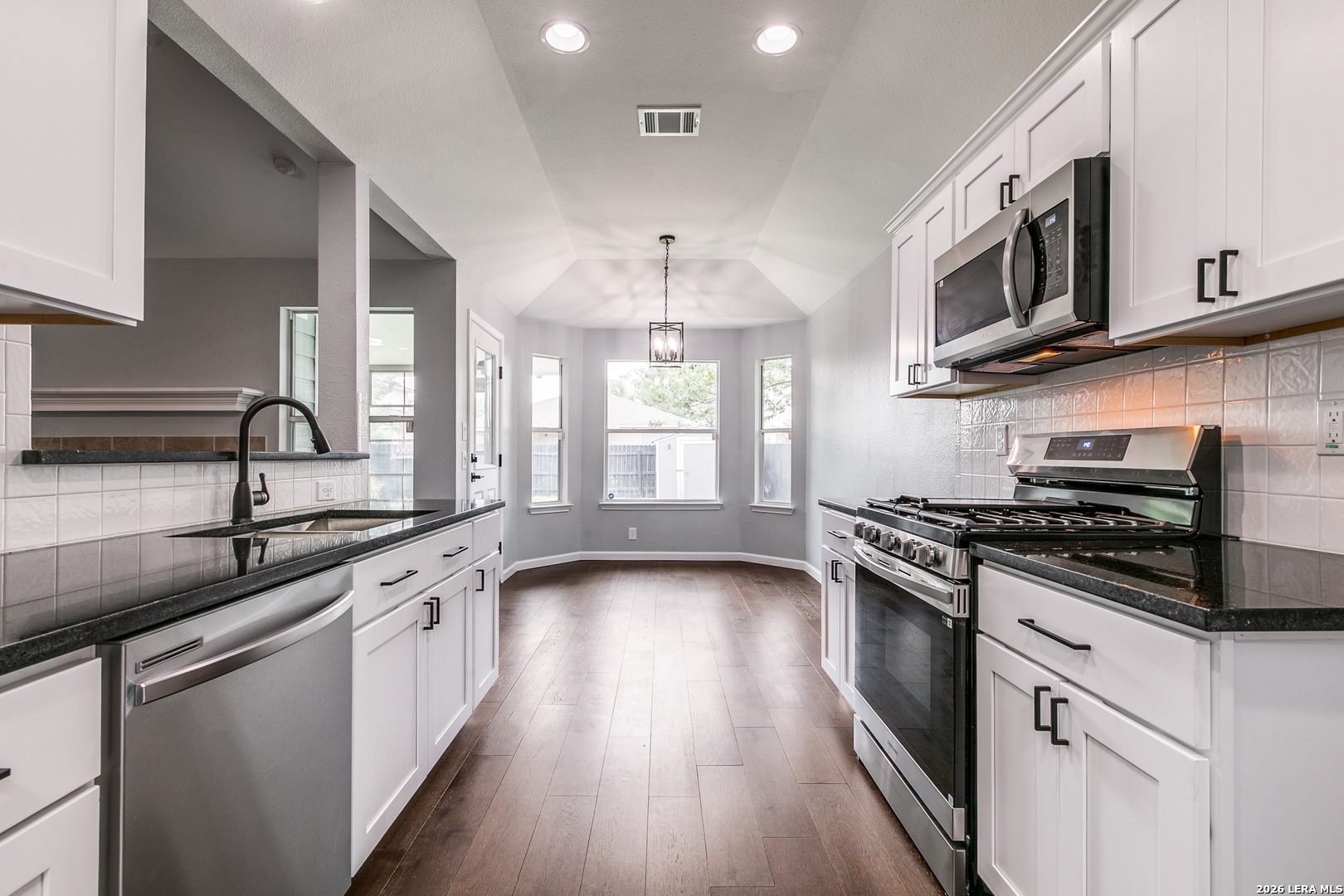 8407 Chalk Hill Cove Converse TX 78109