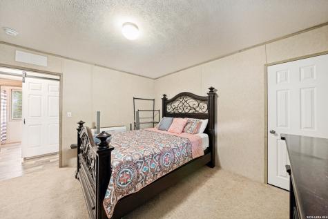 160 Kothmann Road La Vernia TX 78121