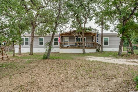 160 Kothmann Road La Vernia TX 78121