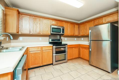 4114 Bear Oak San Antonio TX 78223