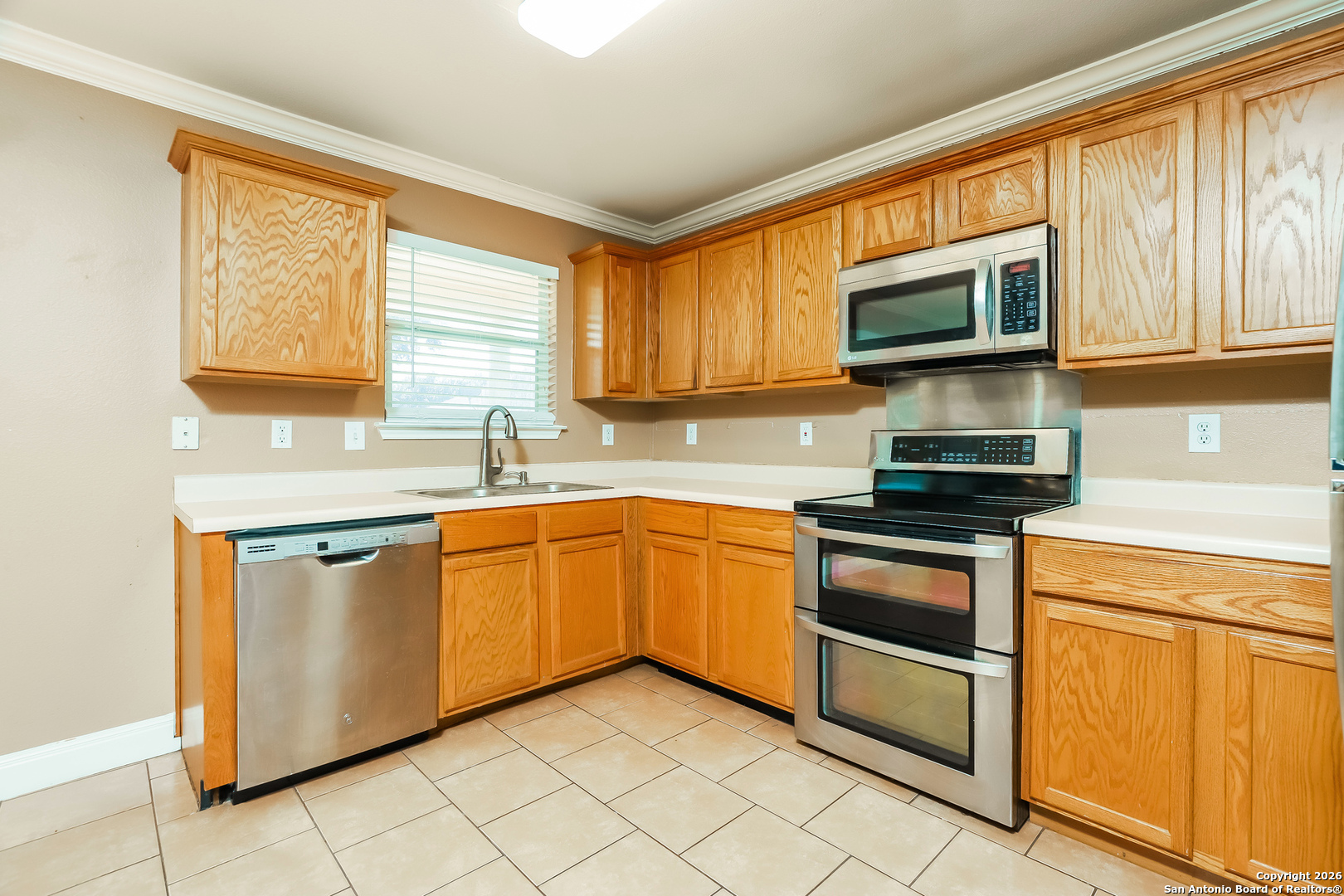4114 Bear Oak San Antonio TX 78223
