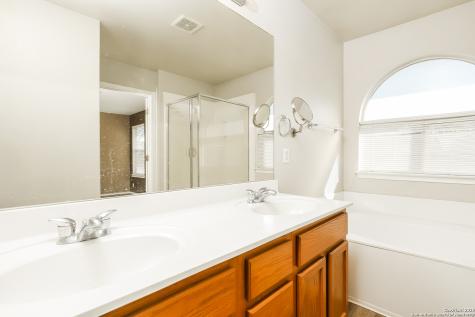 4114 Bear Oak San Antonio TX 78223