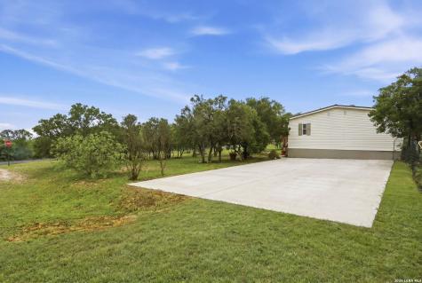 9923 County Road 5735 Castroville TX 78009