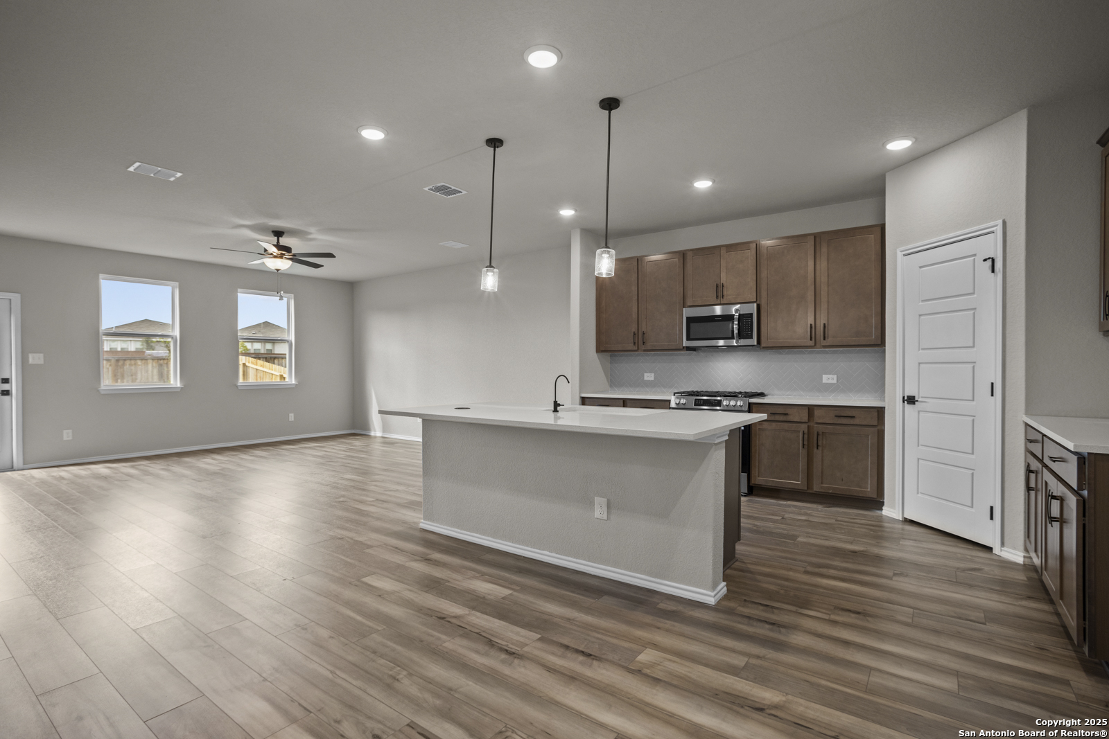 6871 Comanche Cave San Antonio TX 78247