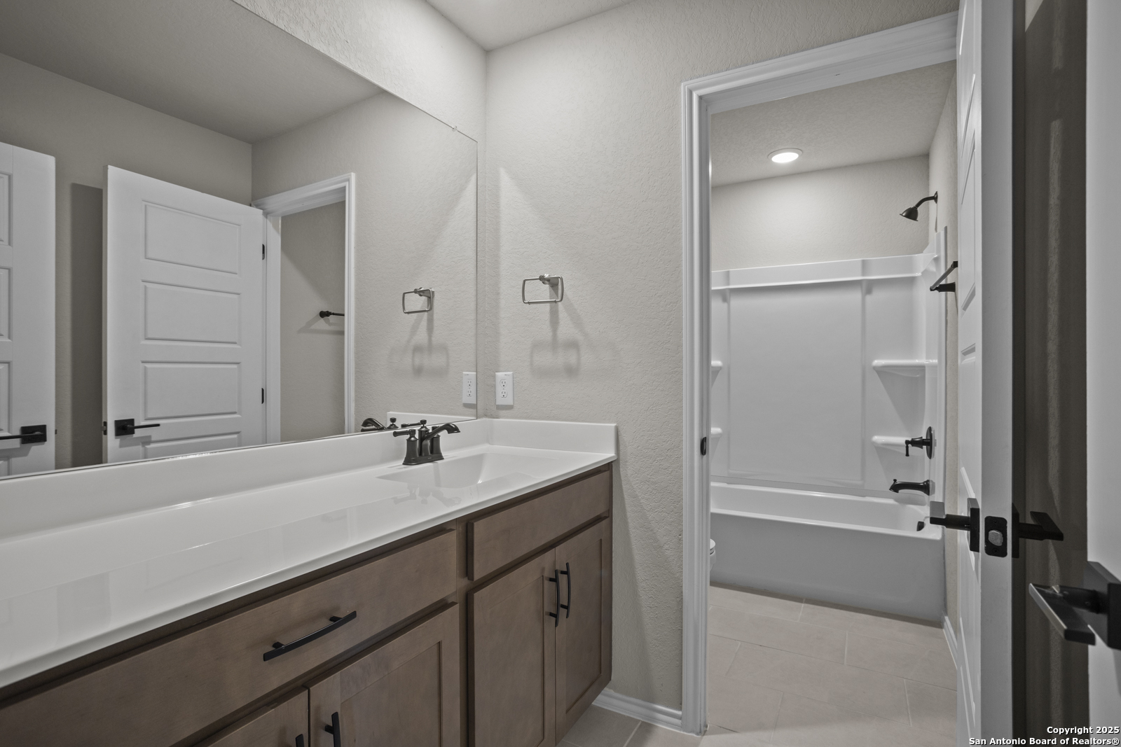 6871 Comanche Cave San Antonio TX 78247