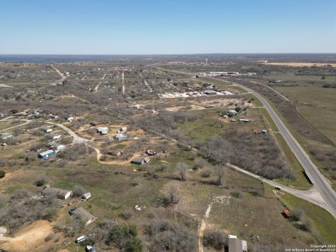 17423 Fx Ball Elmendorf TX 78112