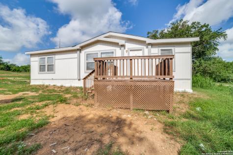 830 County Road 6751 Devine TX 78016