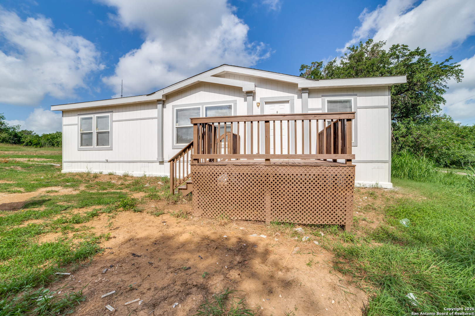 830 County Road 6751 Devine TX 78016