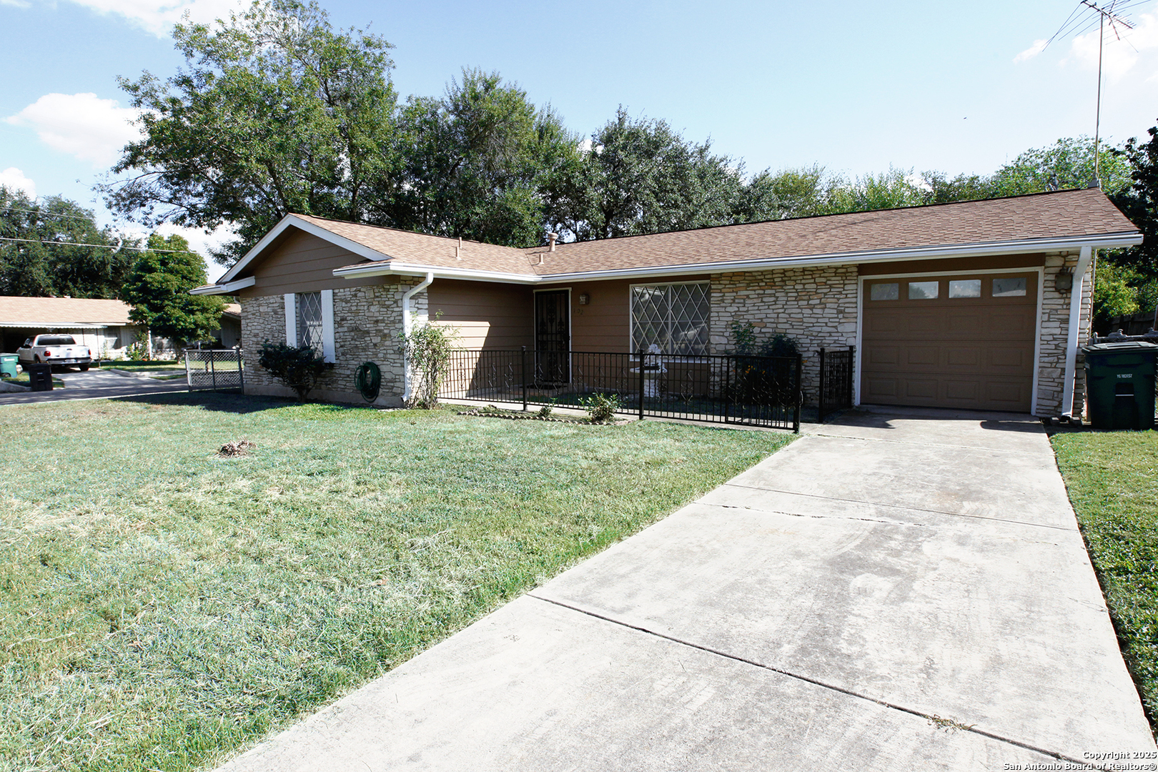 102 Meadow Glade Drive San Antonio TX 78227