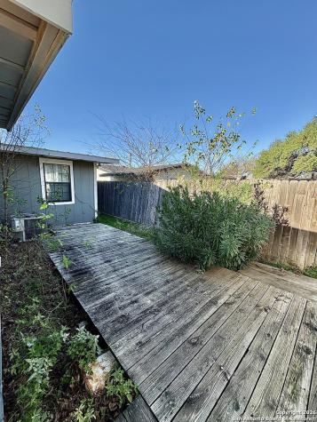 5910 Wales San Antonio TX 78223