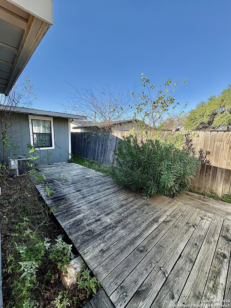 5910 Wales San Antonio TX 78223