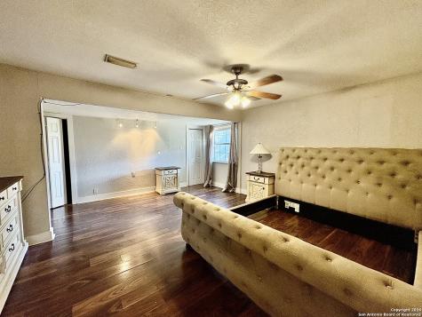 5910 Wales San Antonio TX 78223