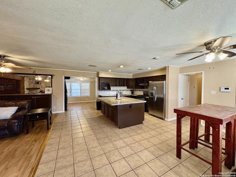 5910 Wales San Antonio TX 78223