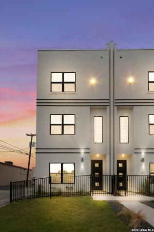 3210 N Elmendorf San Antonio TX 78201