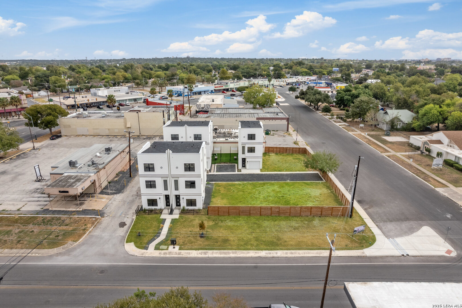 3210 N Elmendorf San Antonio TX 78201
