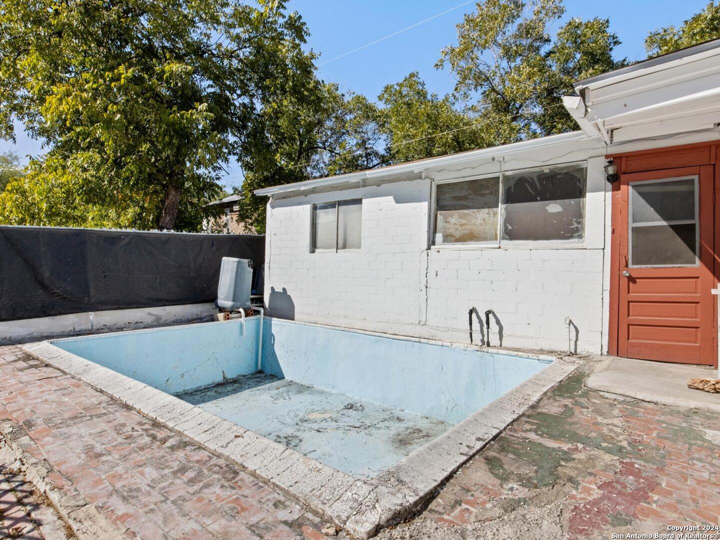 1315 Alametos San Antonio TX 78201