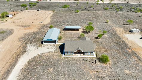 1783 County Road 7711 Devine TX 78016