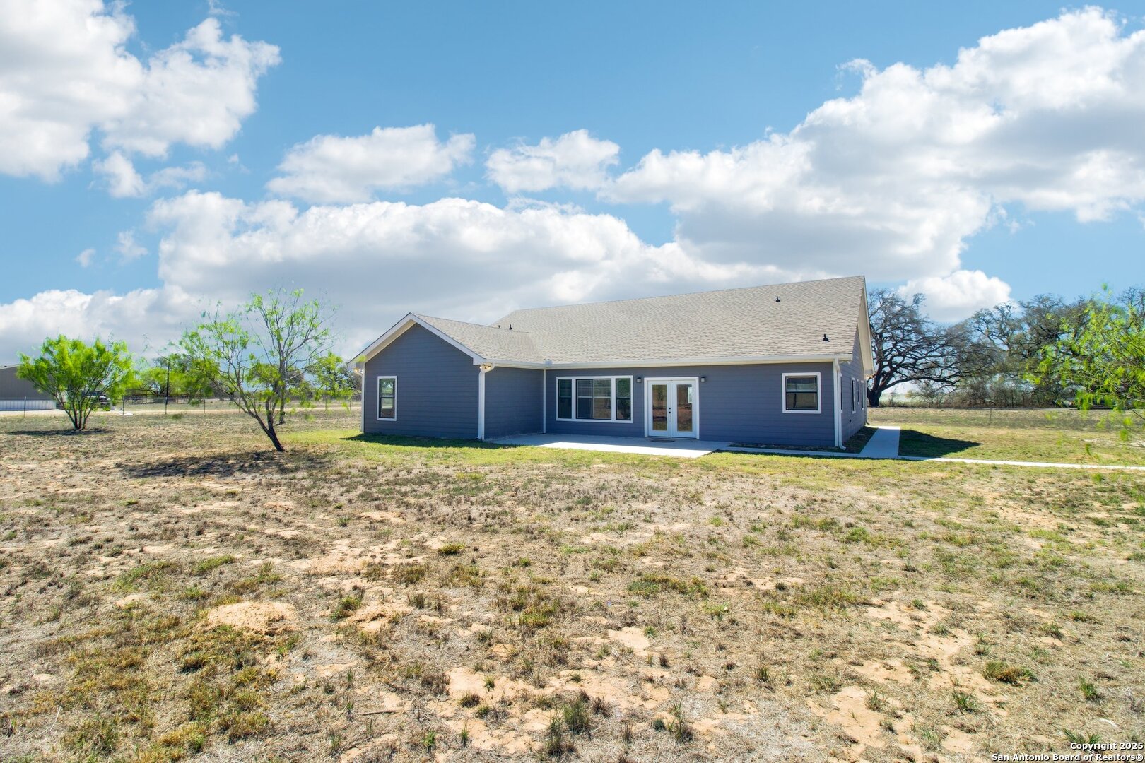 1783 County Road 7711 Devine TX 78016