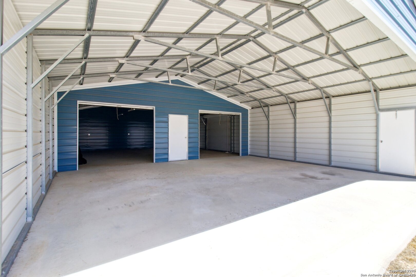 1783 County Road 7711 Devine TX 78016