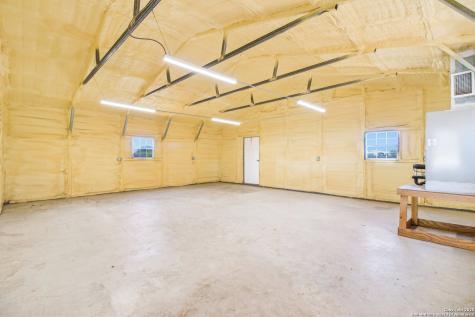 1783 County Road 7711 Devine TX 78016