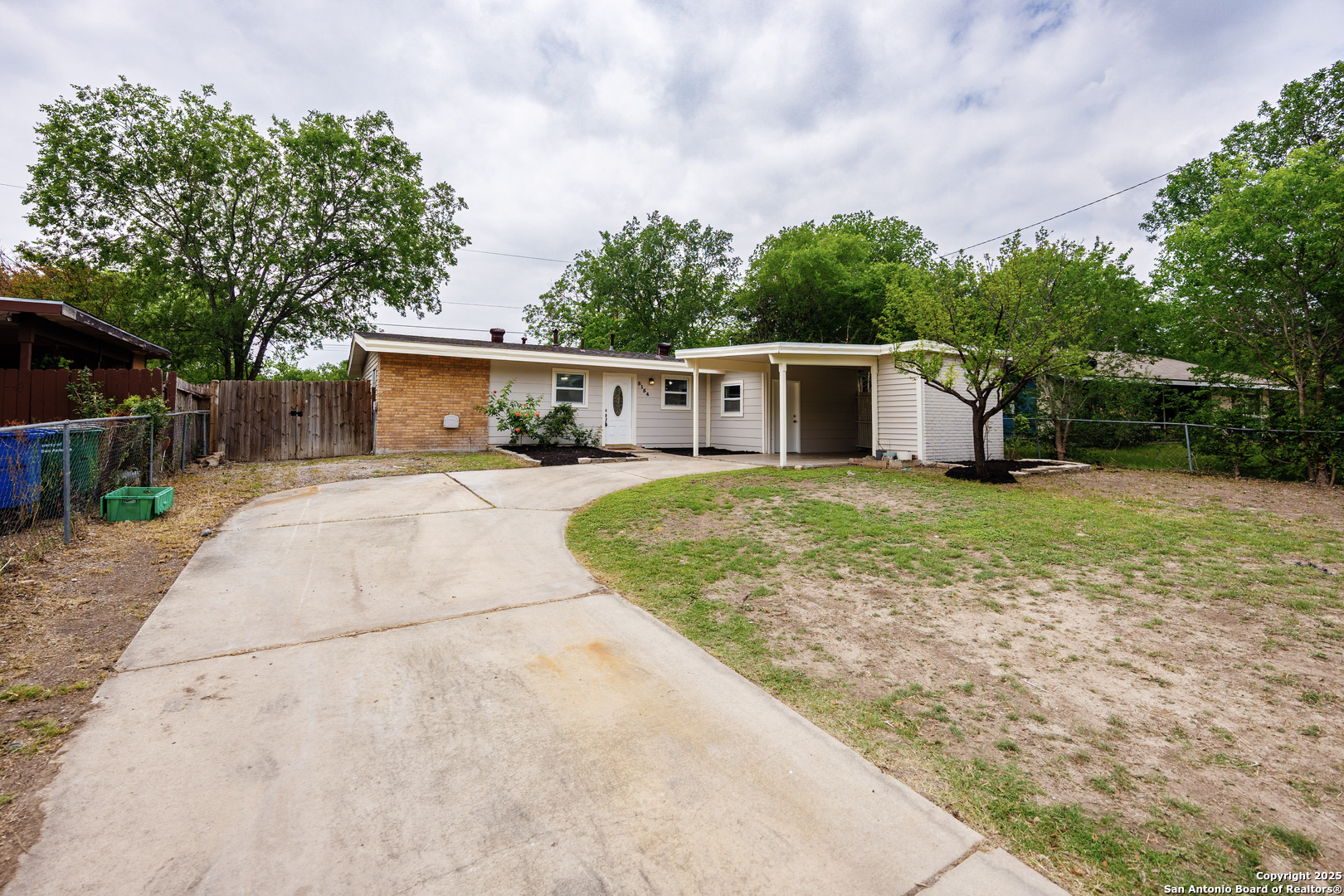 5154 Village Green San Antonio TX 78218