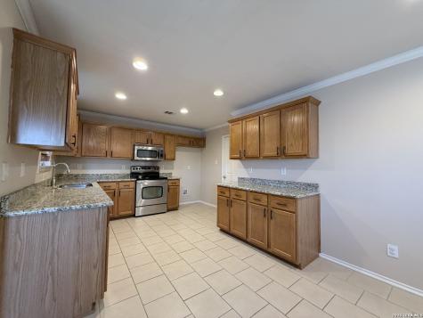 135 Bright Trail San Antonio TX 78253