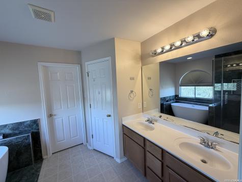 135 Bright Trail San Antonio TX 78253