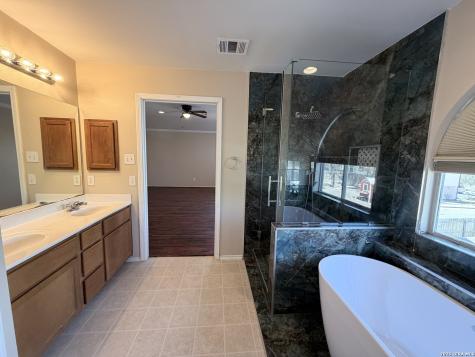135 Bright Trail San Antonio TX 78253