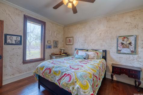 2189 County Road 400 Uvalde TX 78801