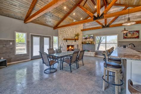 2189 County Road 400 Uvalde TX 78801