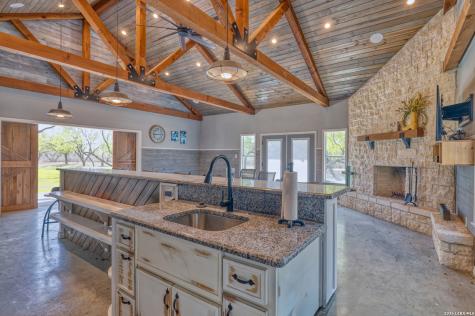 2189 County Road 400 Uvalde TX 78801