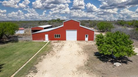 2189 County Road 400 Uvalde TX 78801