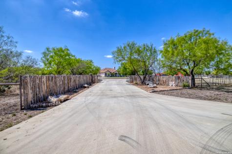 2189 County Road 400 Uvalde TX 78801