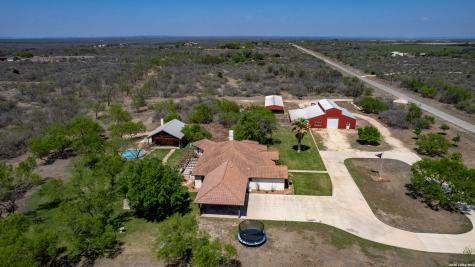 2189 County Road 400 Uvalde TX 78801