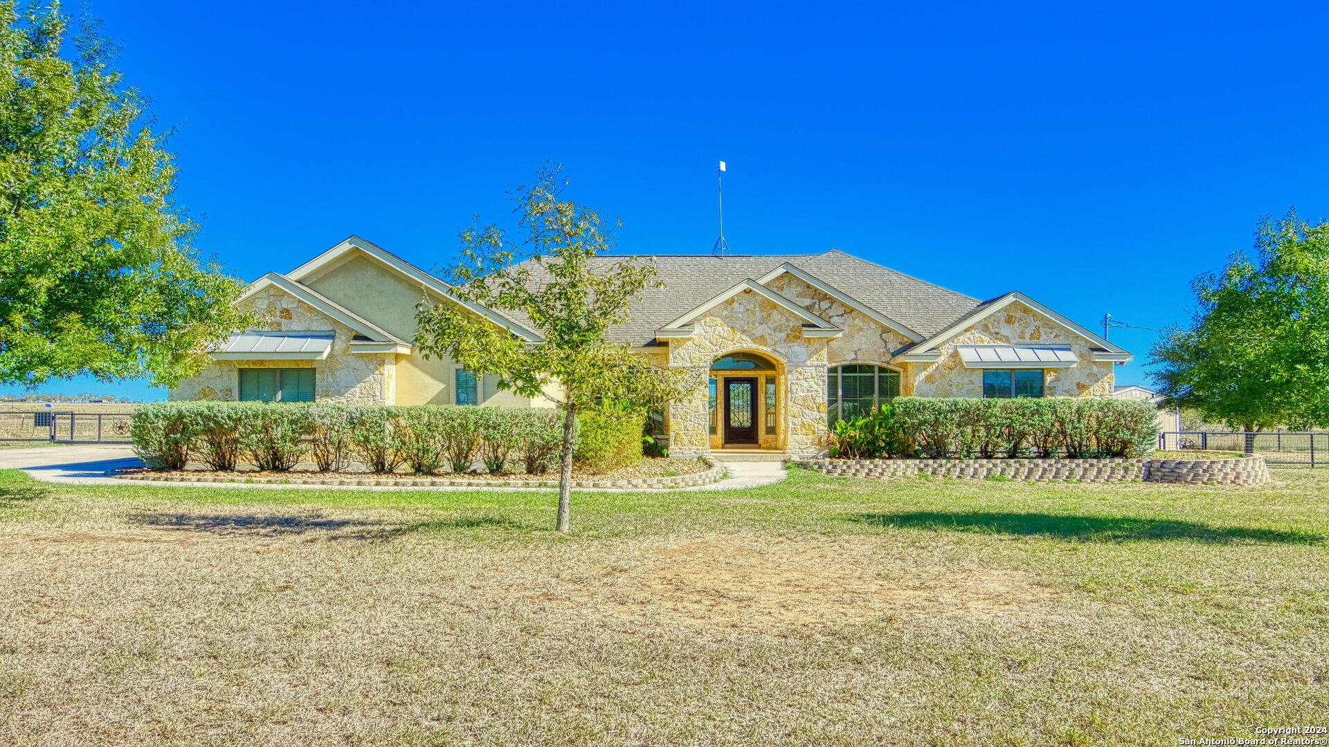 124 Gentle Breeze Floresville TX 78114