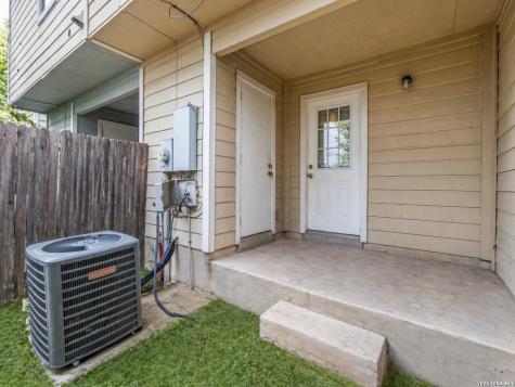 211 Autumn Pass San Antonio TX 78245