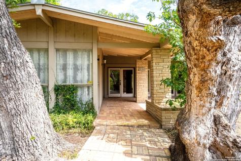 1325 Wiltshire Avenue Terrell Hills TX 78209