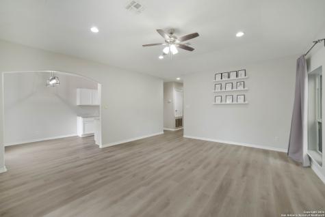 422 Regal View Drive San Antonio TX 78220