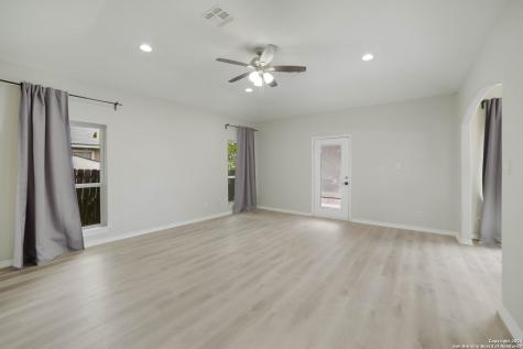422 Regal View Drive San Antonio TX 78220