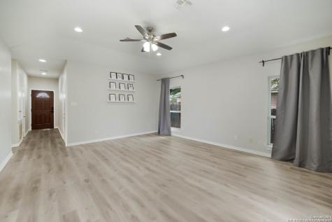 422 Regal View Drive San Antonio TX 78220