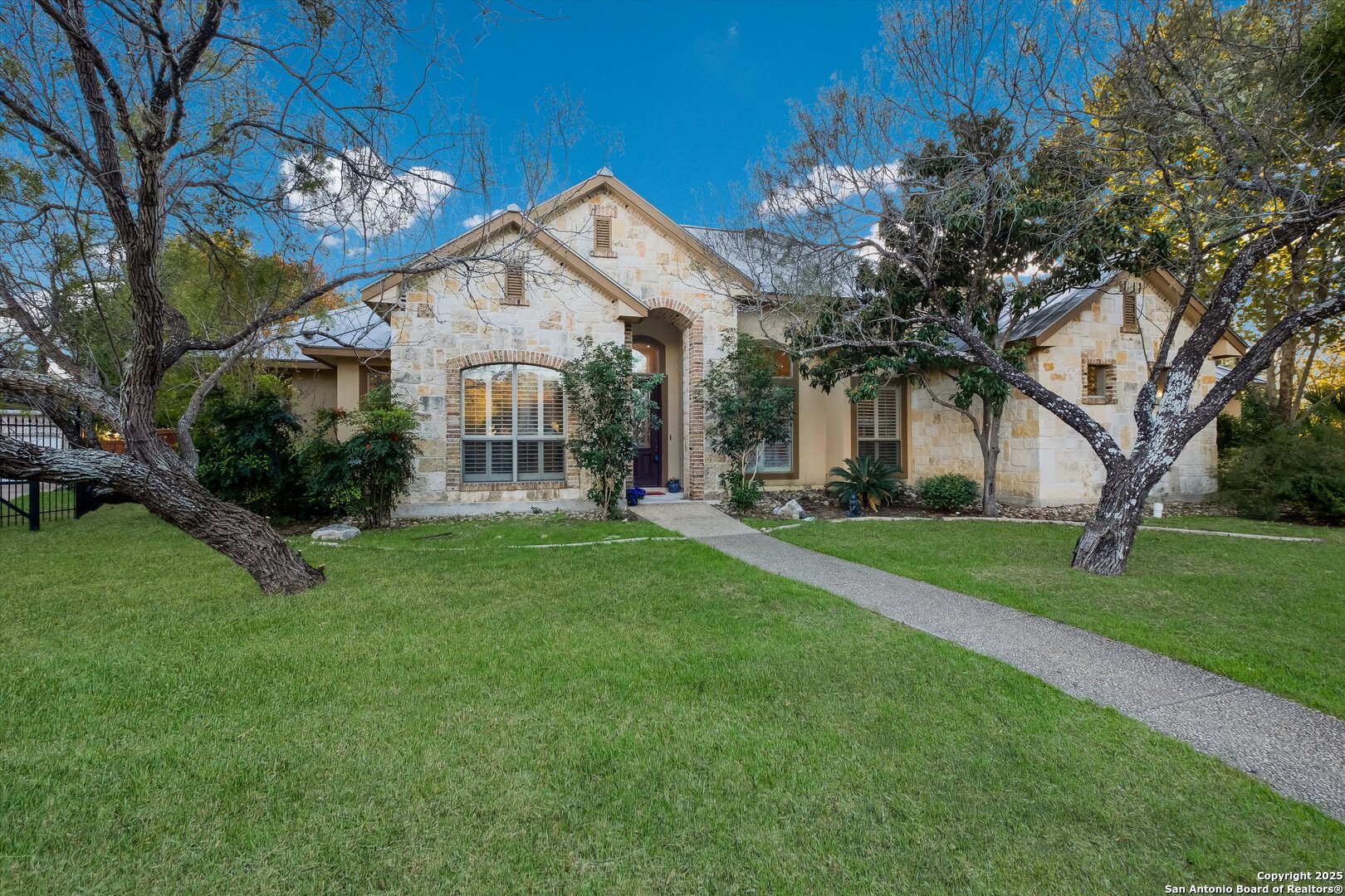 702 Bluff Breeze San Antonio TX 78216