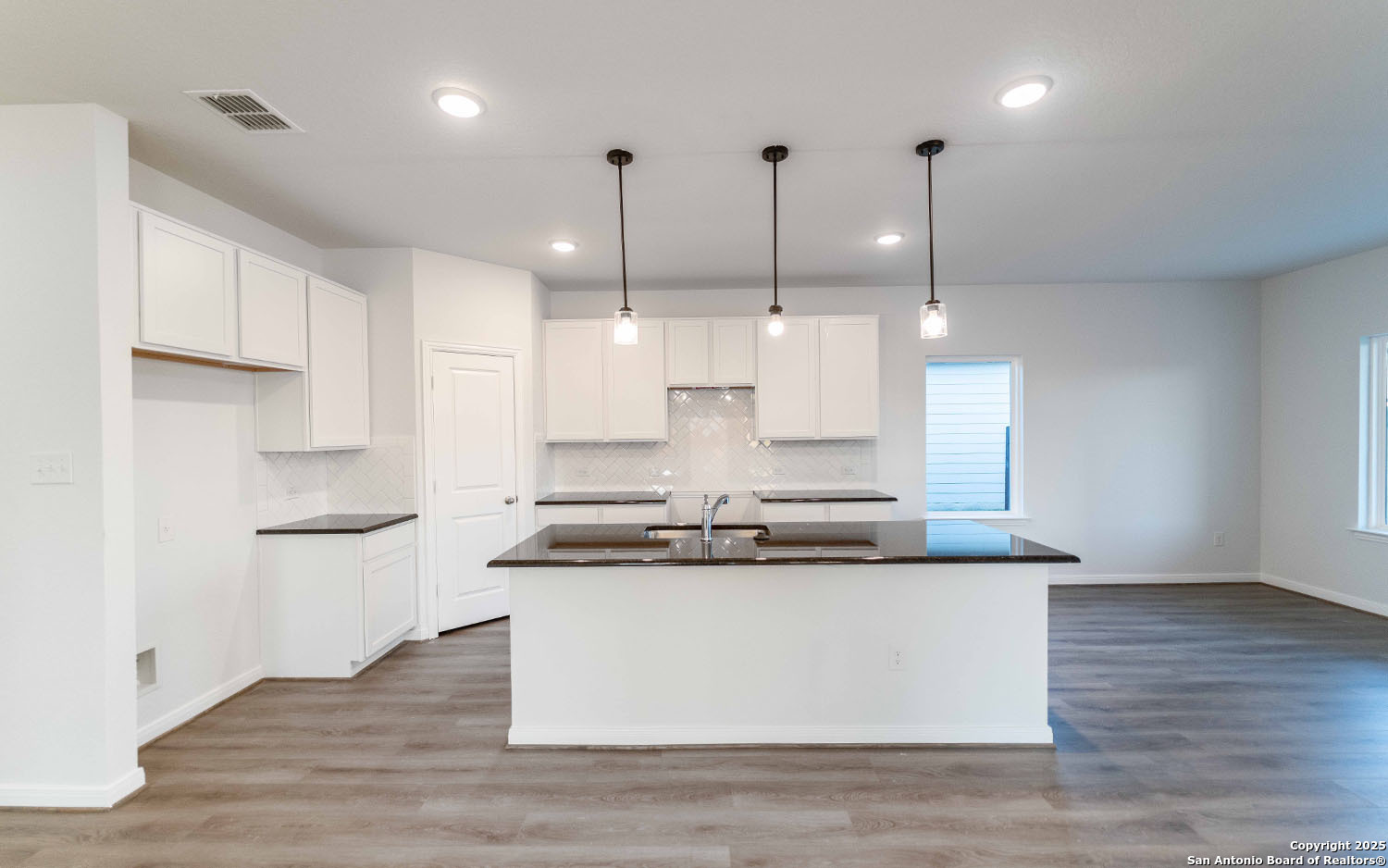 1224 Marvin Grove Seguin TX 78155