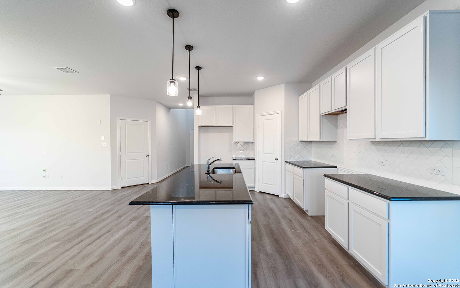 1224 Marvin Grove Seguin TX 78155